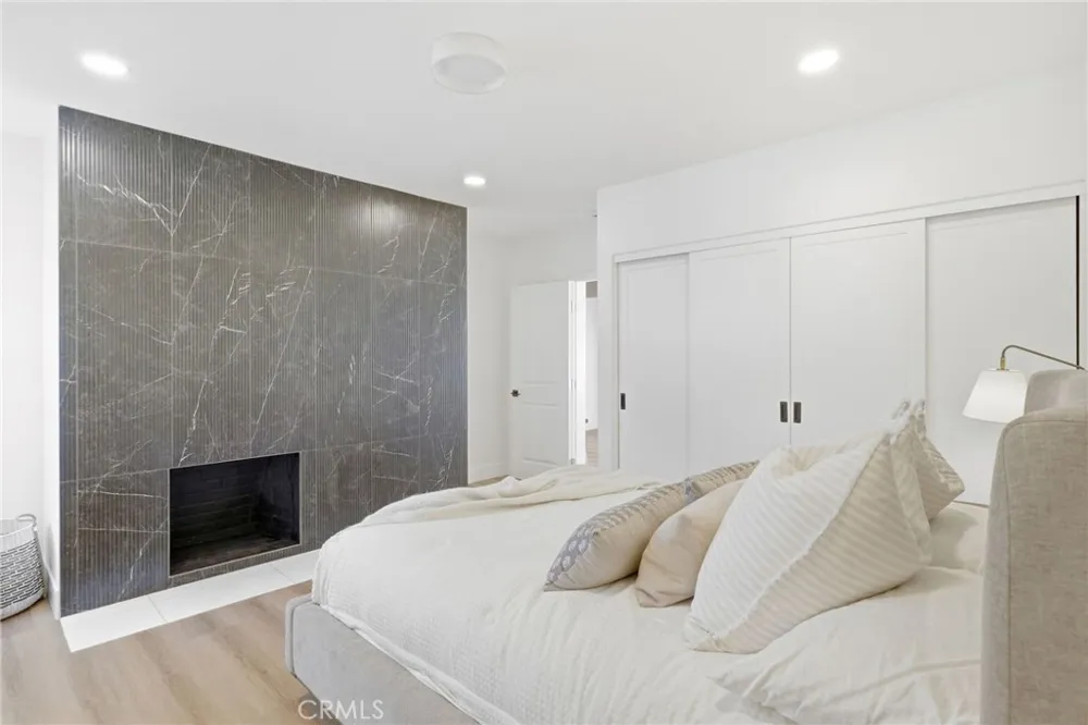 4529 Pepperwood Avenue Long Beach, CA 90808