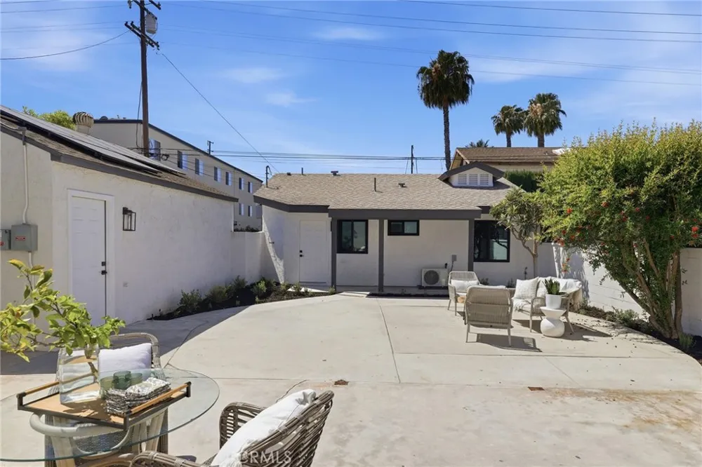 4529 Pepperwood Avenue Long Beach, CA 90808