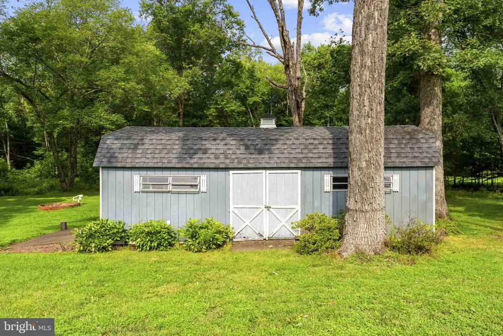 8216 GREENWICH ROAD Catlett, VA 20119