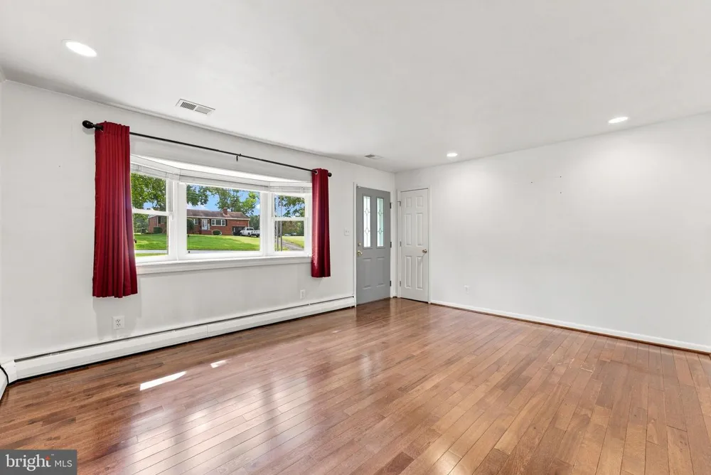 8216 GREENWICH ROAD Catlett, VA 20119