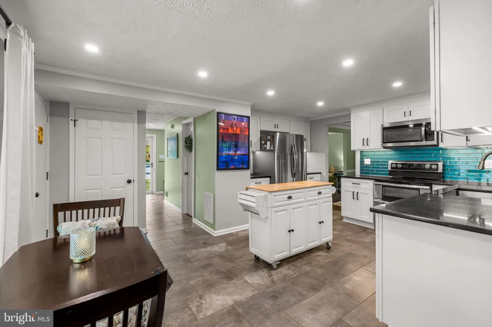 7122 UPPER MILLS CIRCLE Catonsville, MD 21228