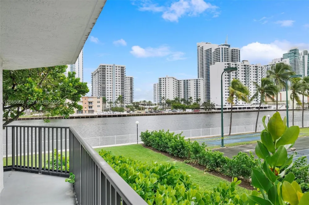 1000 Parkview Dr #220 Hallandale Beach, FL 33009