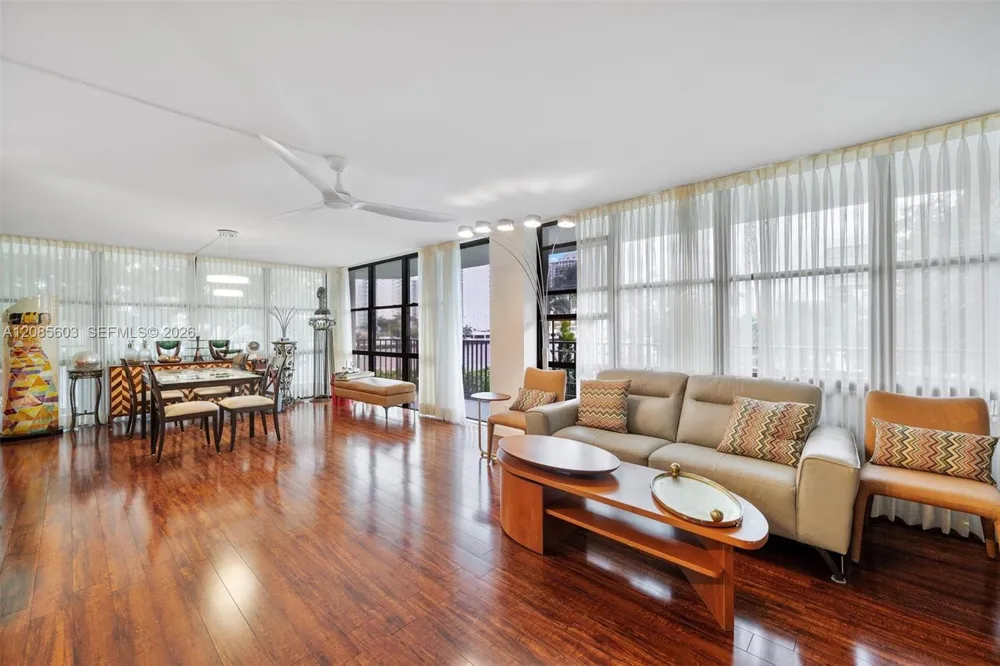 1000 Parkview Dr #220 Hallandale Beach, FL 33009