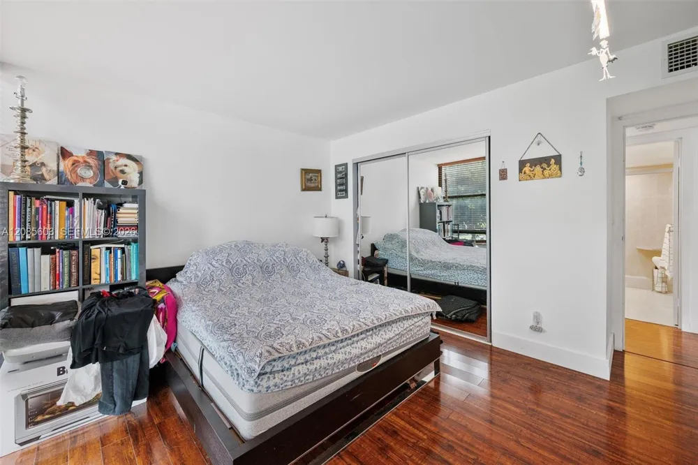 1000 Parkview Dr #220 Hallandale Beach, FL 33009