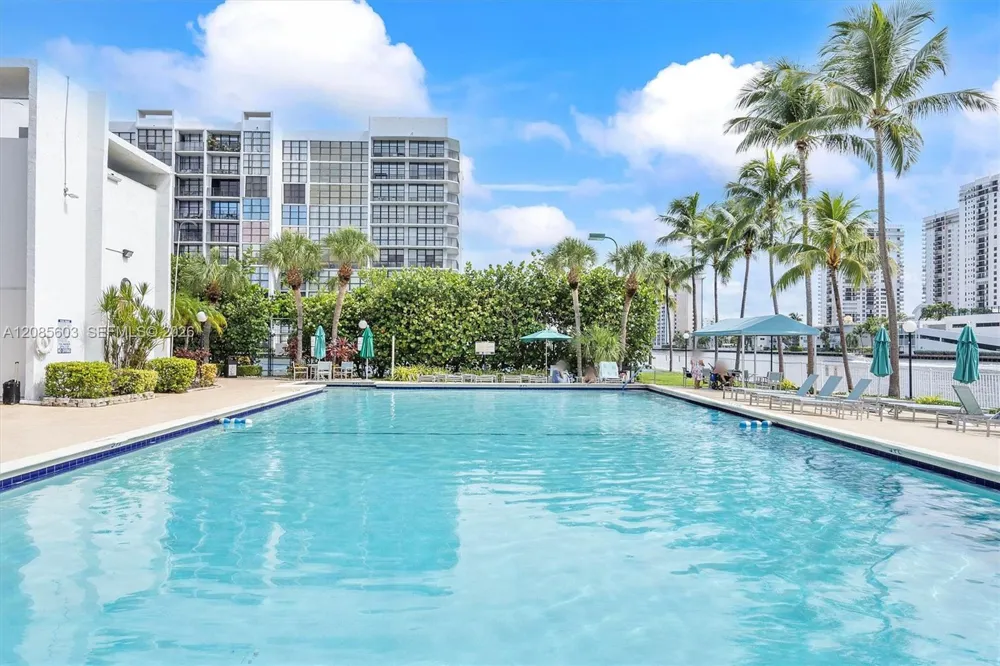 1000 Parkview Dr #220 Hallandale Beach, FL 33009