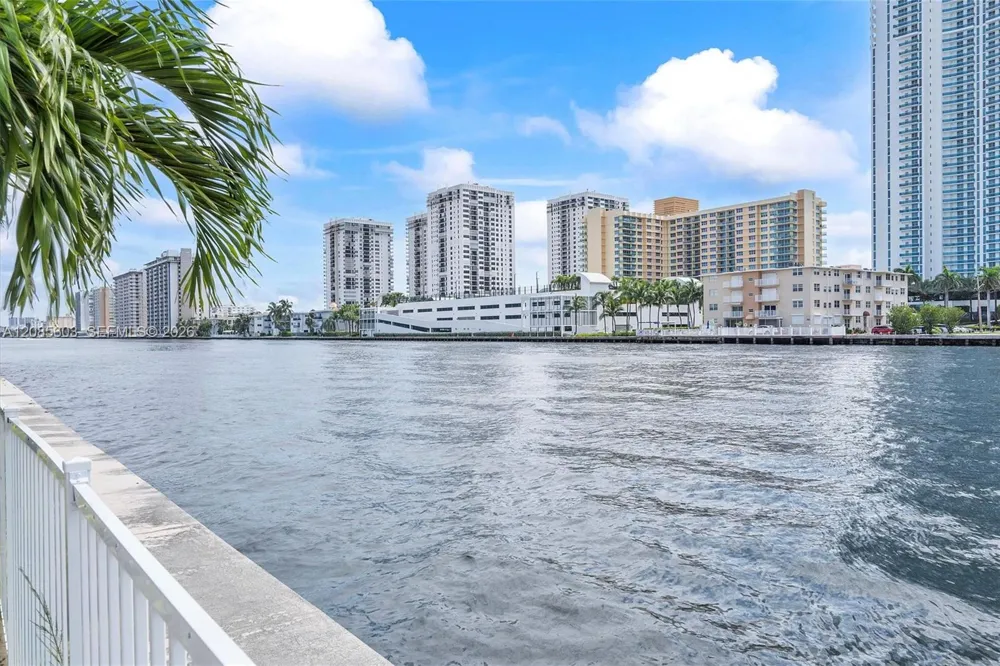 1000 Parkview Dr #220 Hallandale Beach, FL 33009