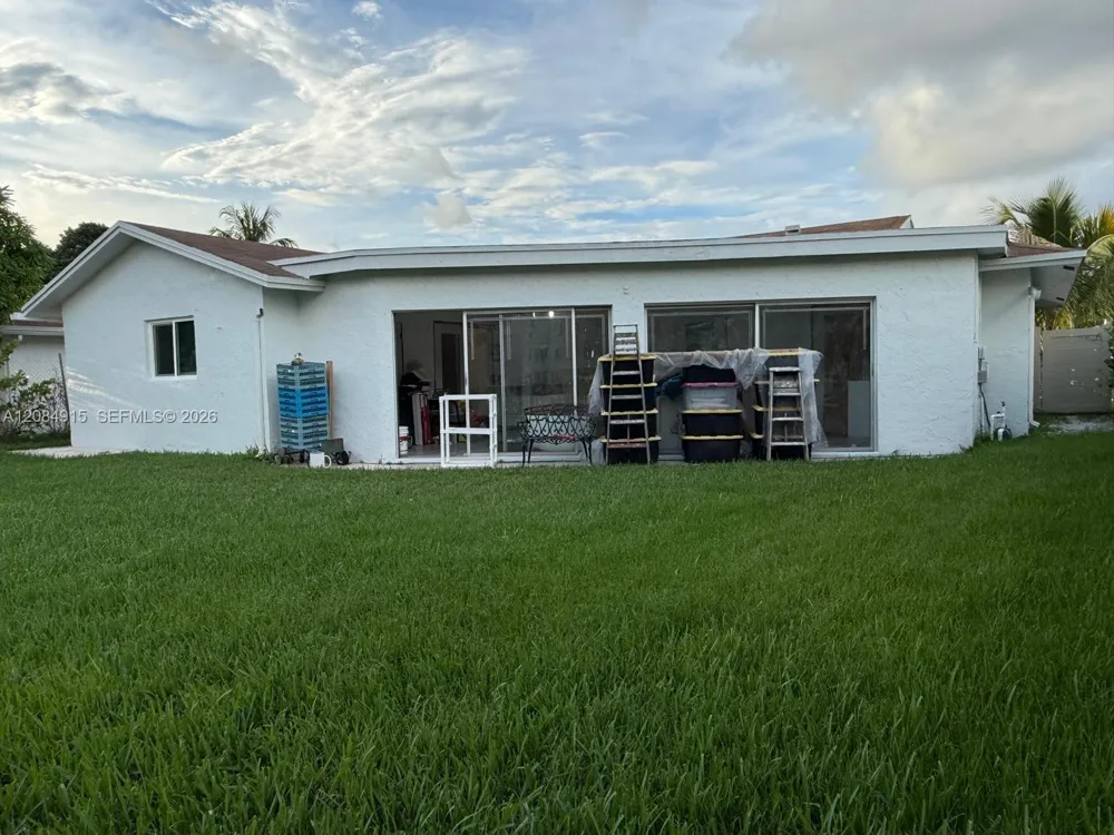 9606 NW 80th St Tamarac, FL 33321
