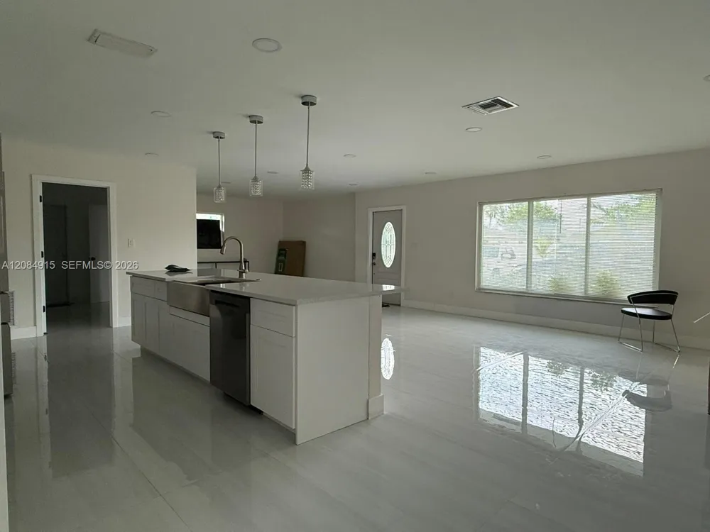 9606 NW 80th St Tamarac, FL 33321