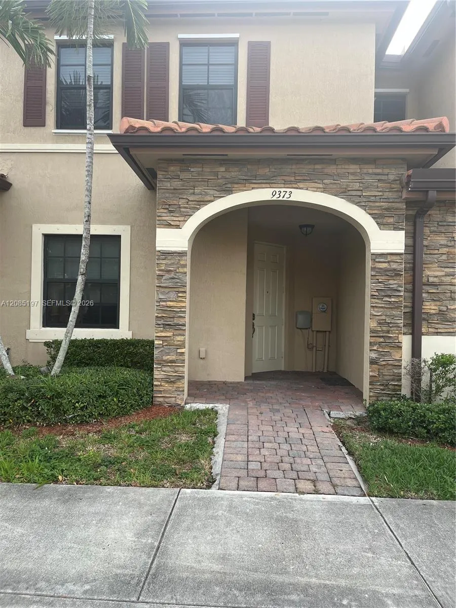 9373 W 33rd Way #9373 Hialeah, FL 33018