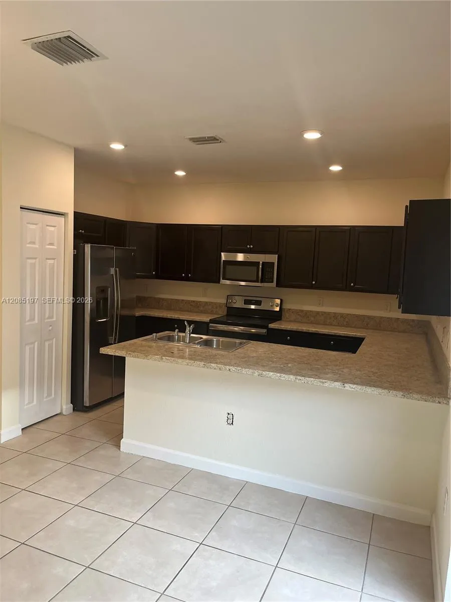 9373 W 33rd Way #9373 Hialeah, FL 33018