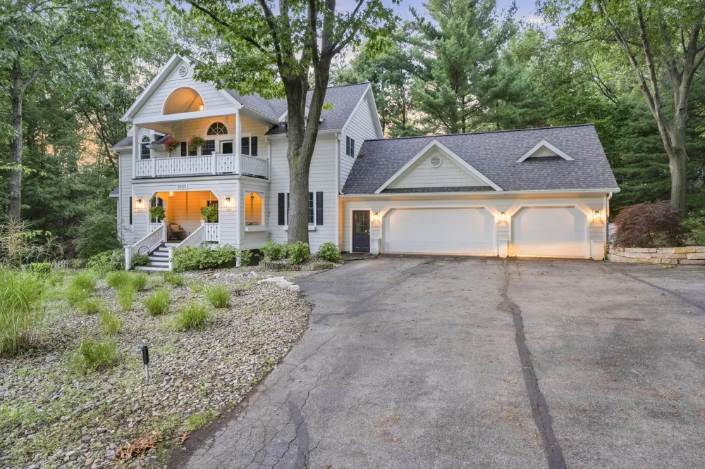 3029 Dunes Valley Path Stevensville, MI 49127
