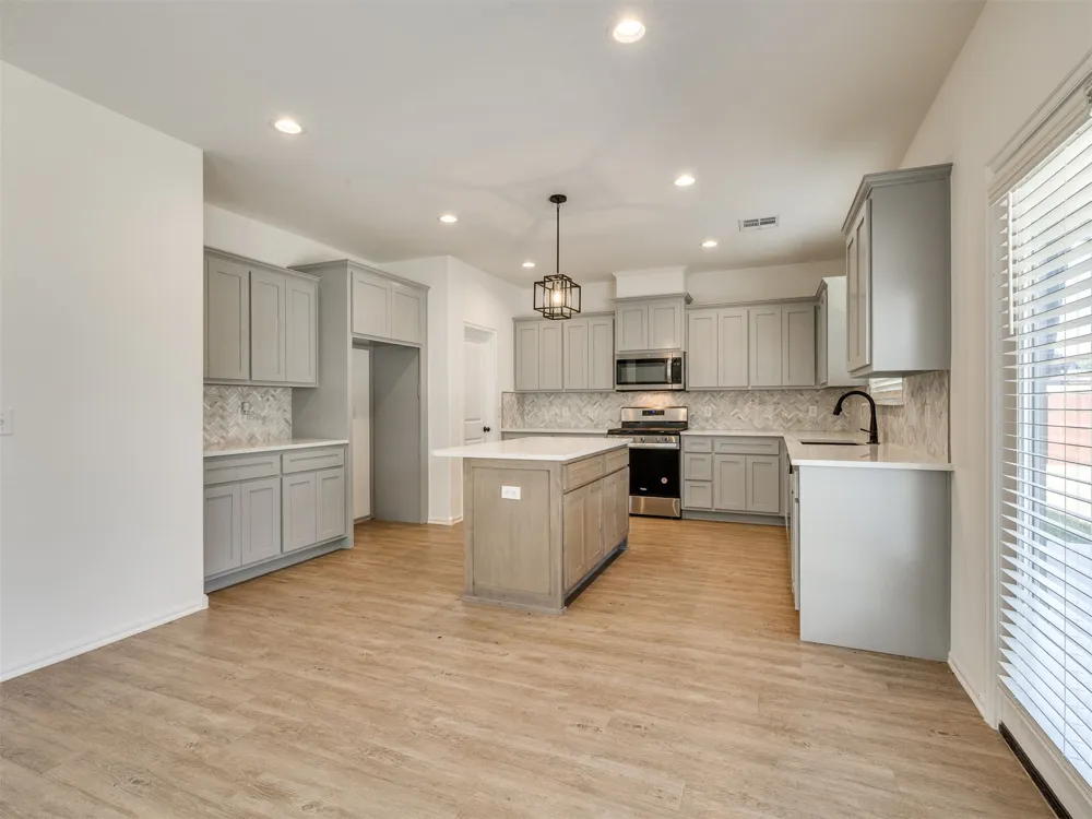 31185 E 65th Court S Broken Arrow, OK 74014