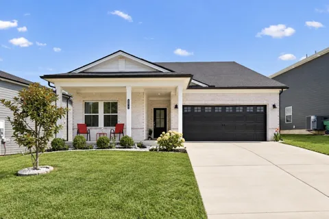 4877 Myra Dr