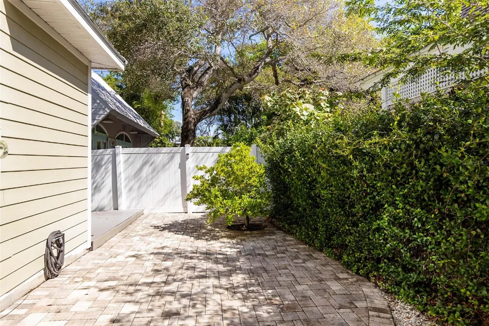 426 SCOTLAND ST Dunedin, FL 34698