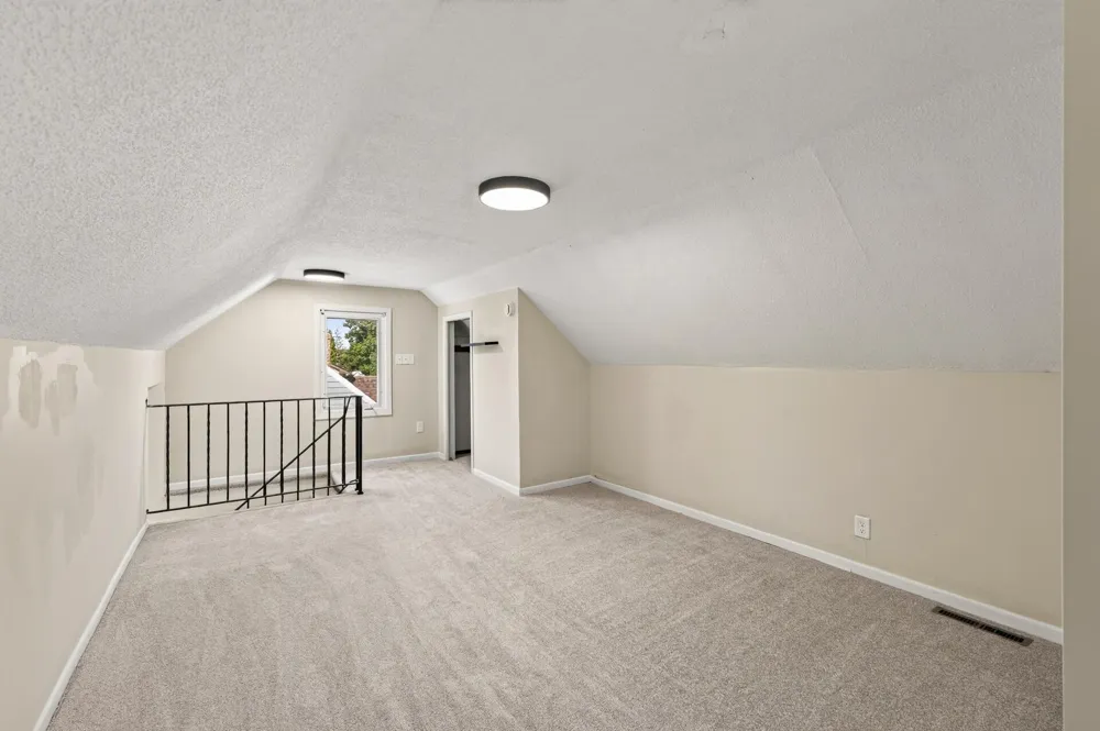 2057 Sherwood Avenue Saint Paul, MN 55119