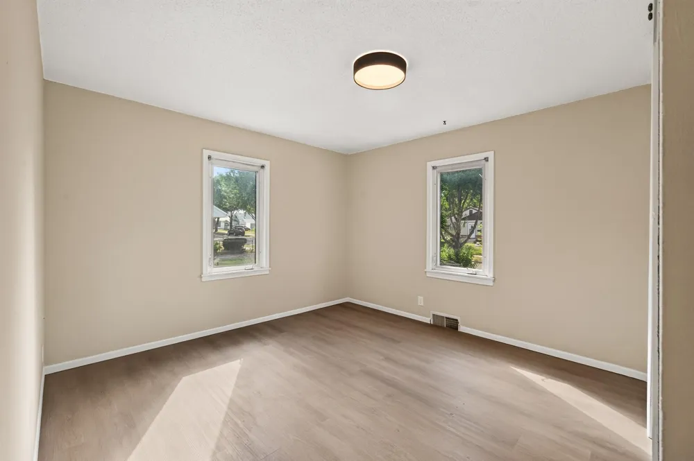2057 Sherwood Avenue Saint Paul, MN 55119