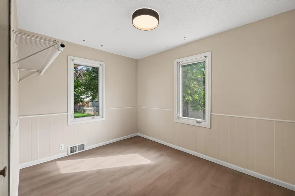 2057 Sherwood Avenue Saint Paul, MN 55119