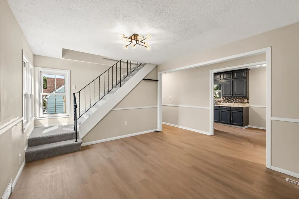 2057 Sherwood Avenue Saint Paul, MN 55119