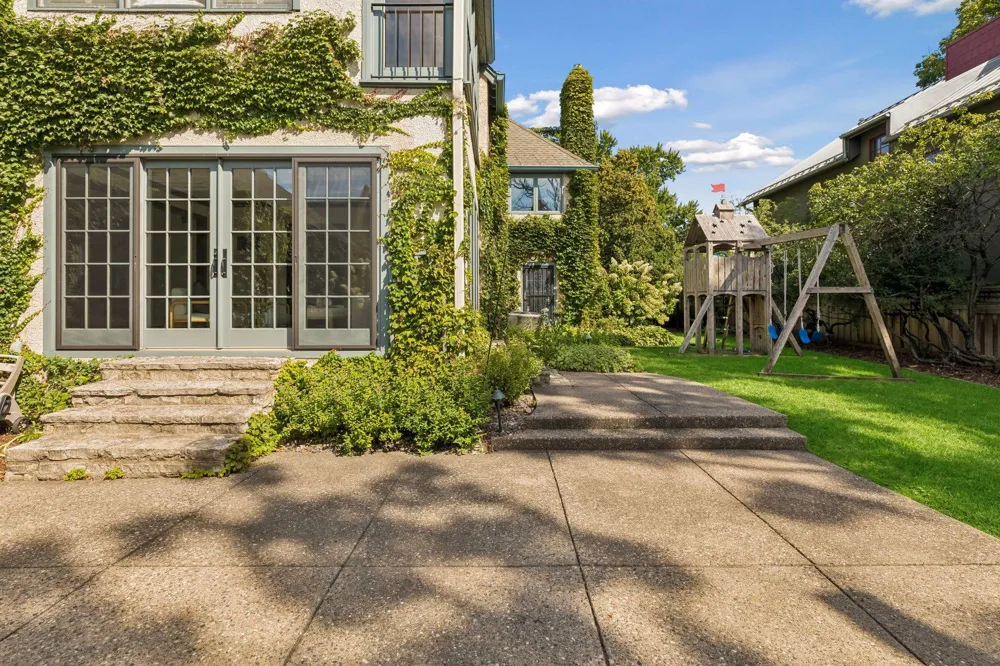 1930 Knox Avenue S Minneapolis, MN 55403