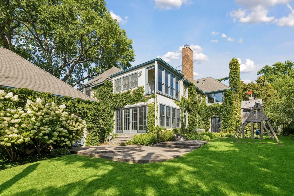 1930 Knox Avenue S Minneapolis, MN 55403