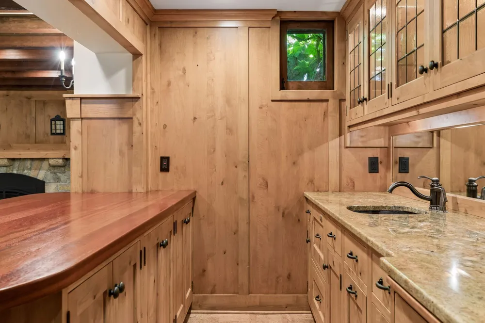 1930 Knox Avenue S Minneapolis, MN 55403