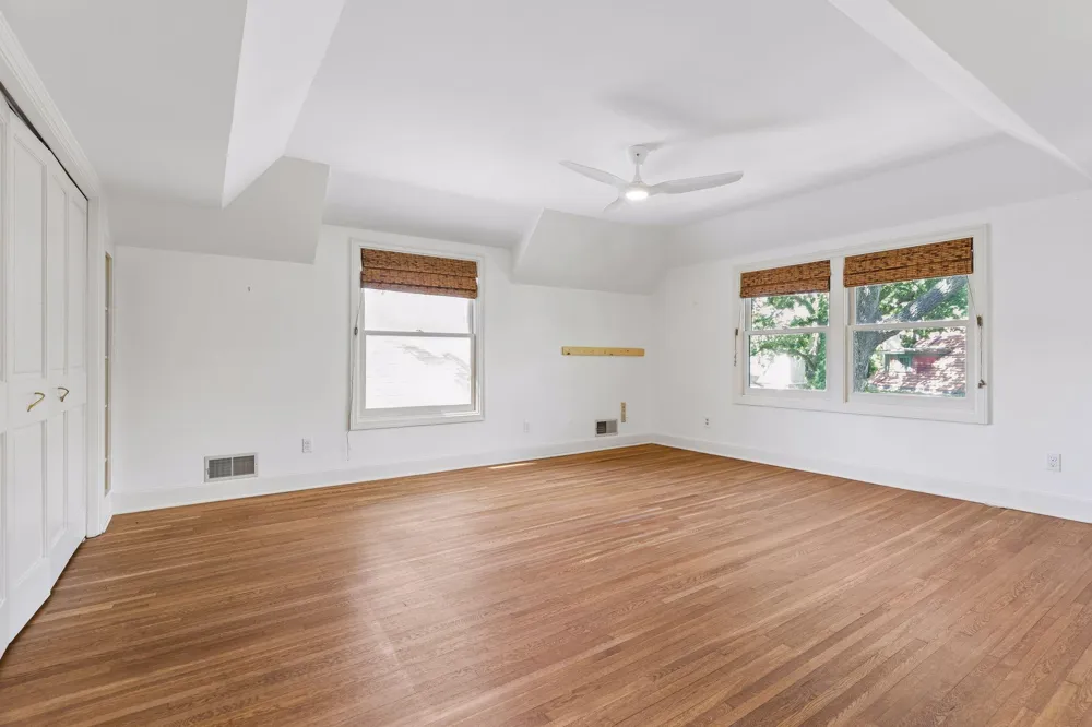 1930 Knox Avenue S Minneapolis, MN 55403