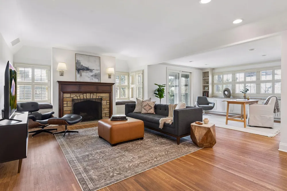1930 Knox Avenue S Minneapolis, MN 55403
