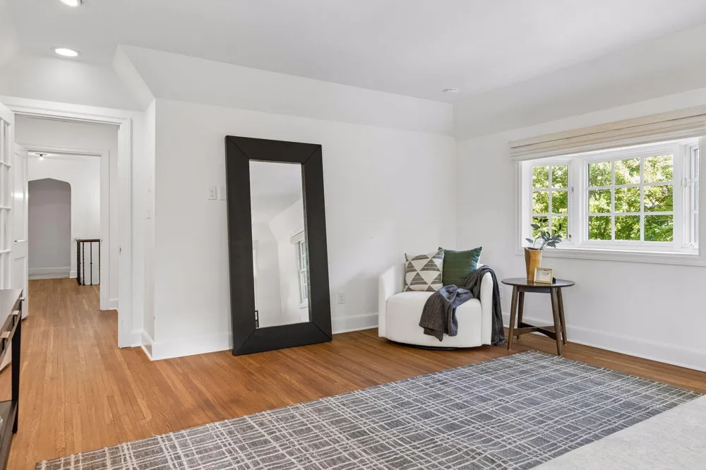 1930 Knox Avenue S Minneapolis, MN 55403