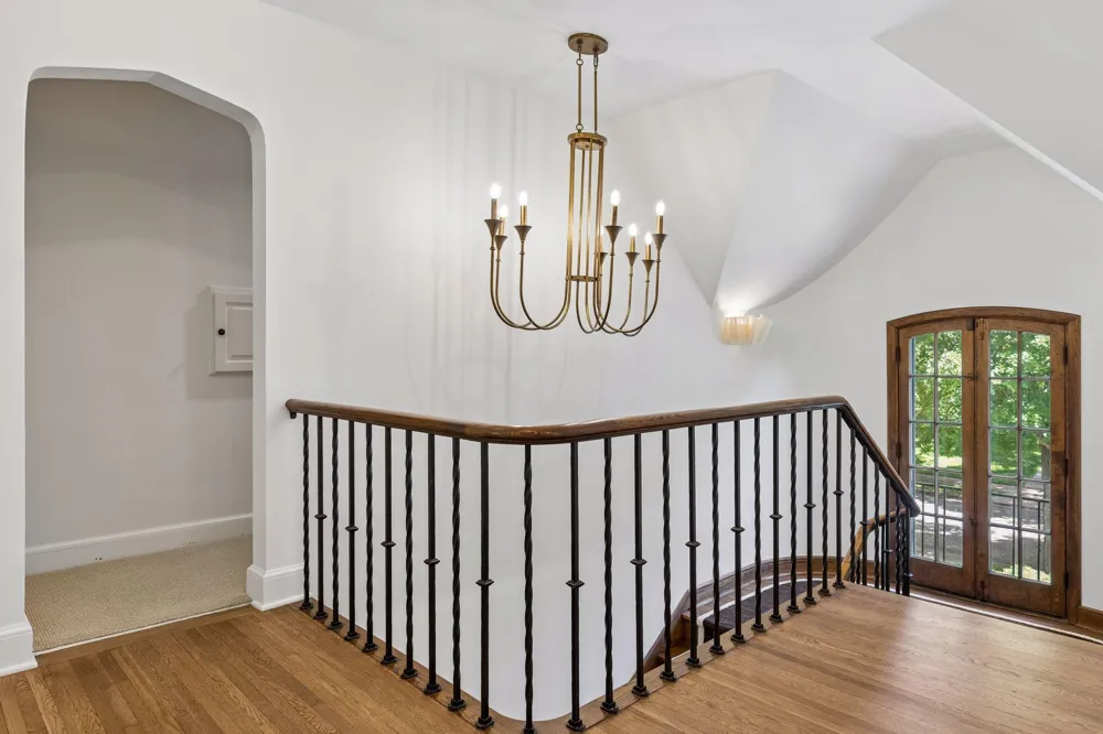 1930 Knox Avenue S Minneapolis, MN 55403