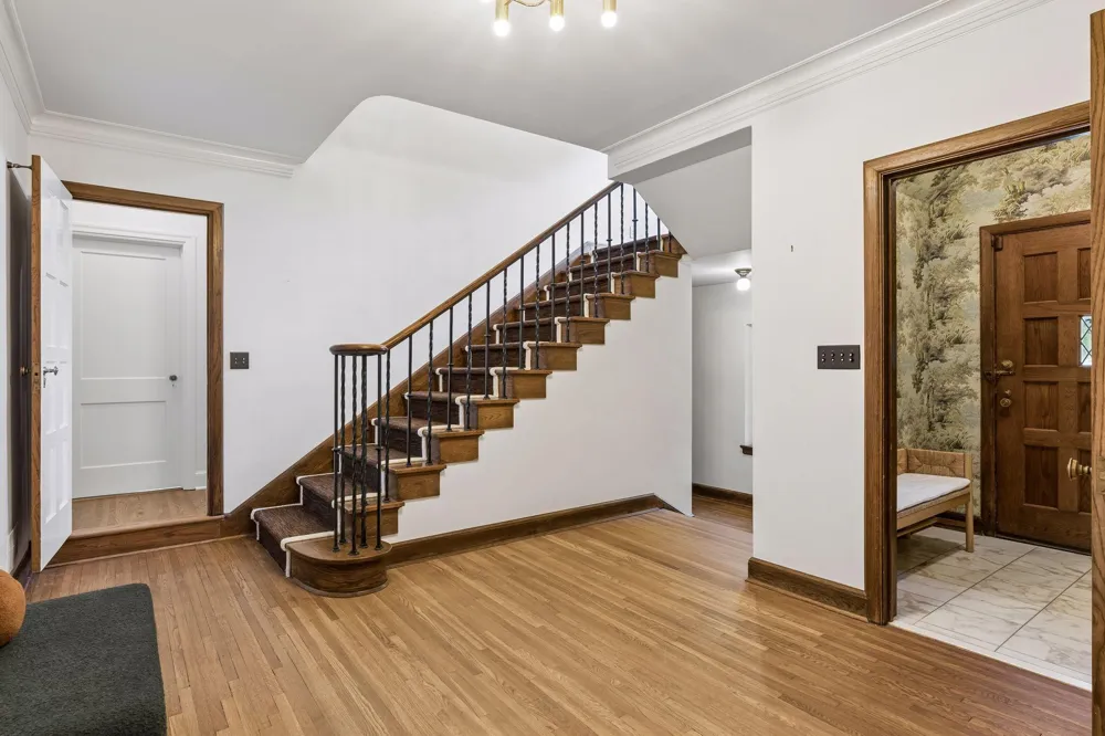 1930 Knox Avenue S Minneapolis, MN 55403