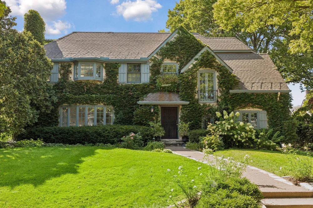 1930 Knox Avenue S Minneapolis, MN 55403