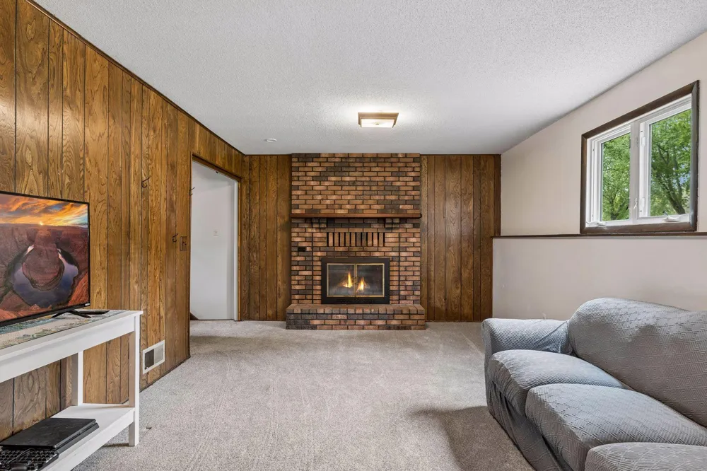 10650 105th Avenue Maple Grove, MN 55369