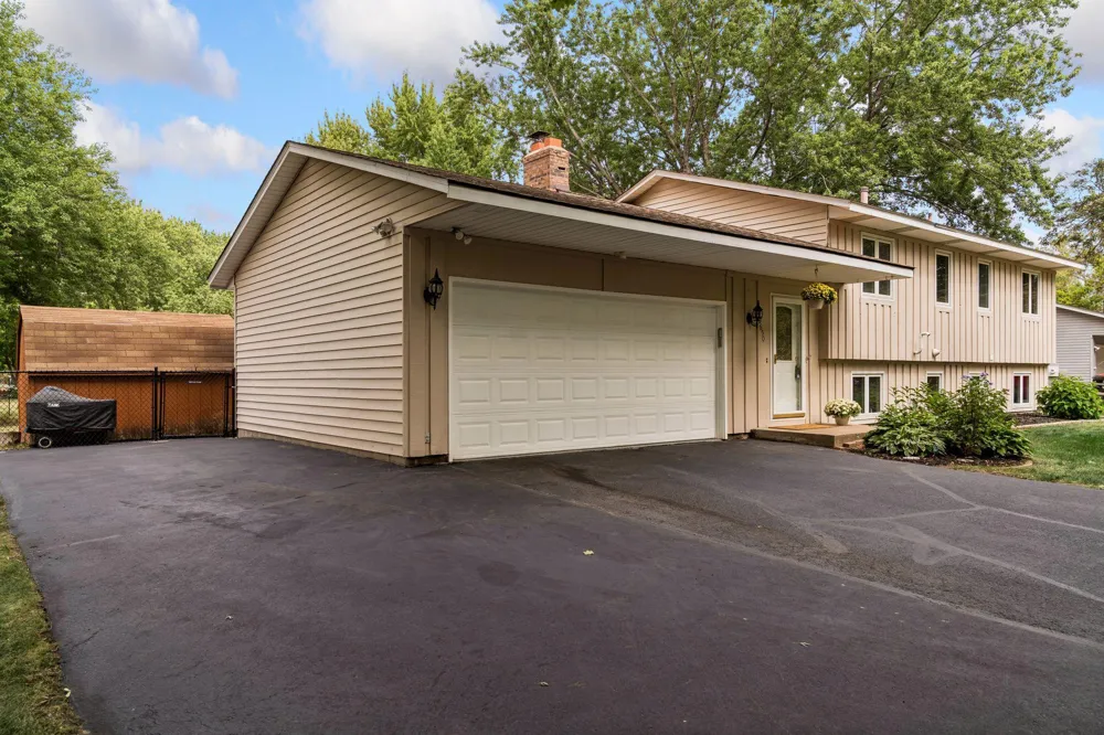 10650 105th Avenue Maple Grove, MN 55369