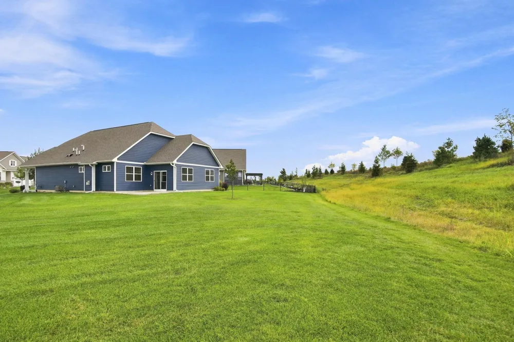 18370 Hamby Way Lakeville, MN 55044