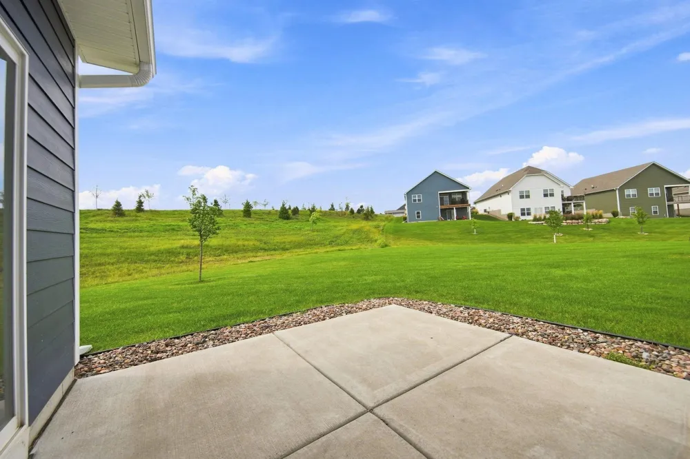 18370 Hamby Way Lakeville, MN 55044