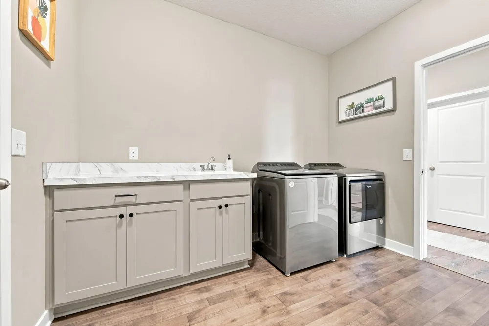 18370 Hamby Way Lakeville, MN 55044