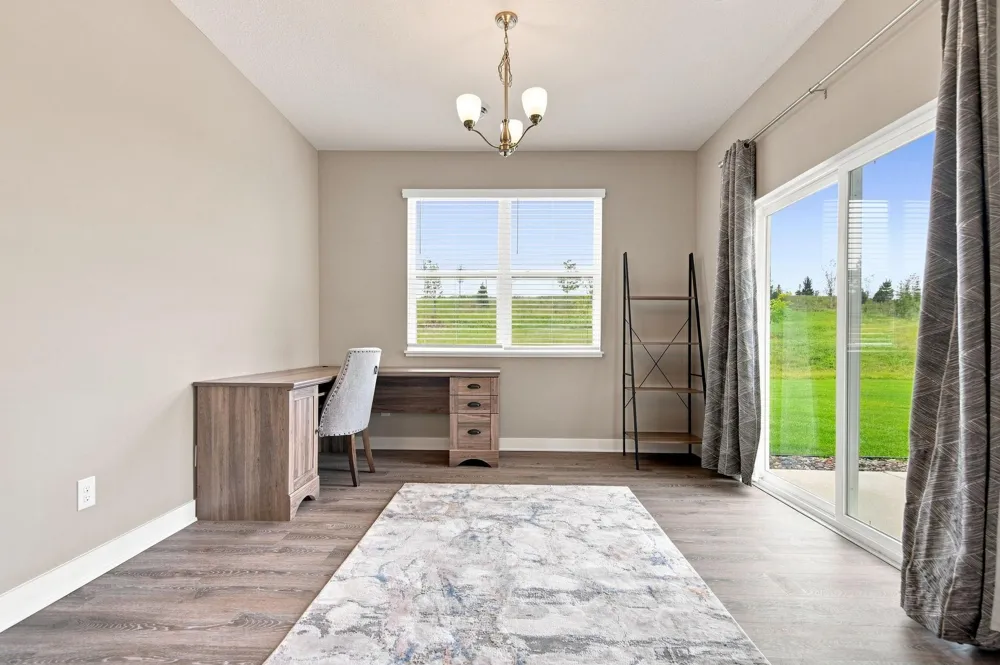 18370 Hamby Way Lakeville, MN 55044
