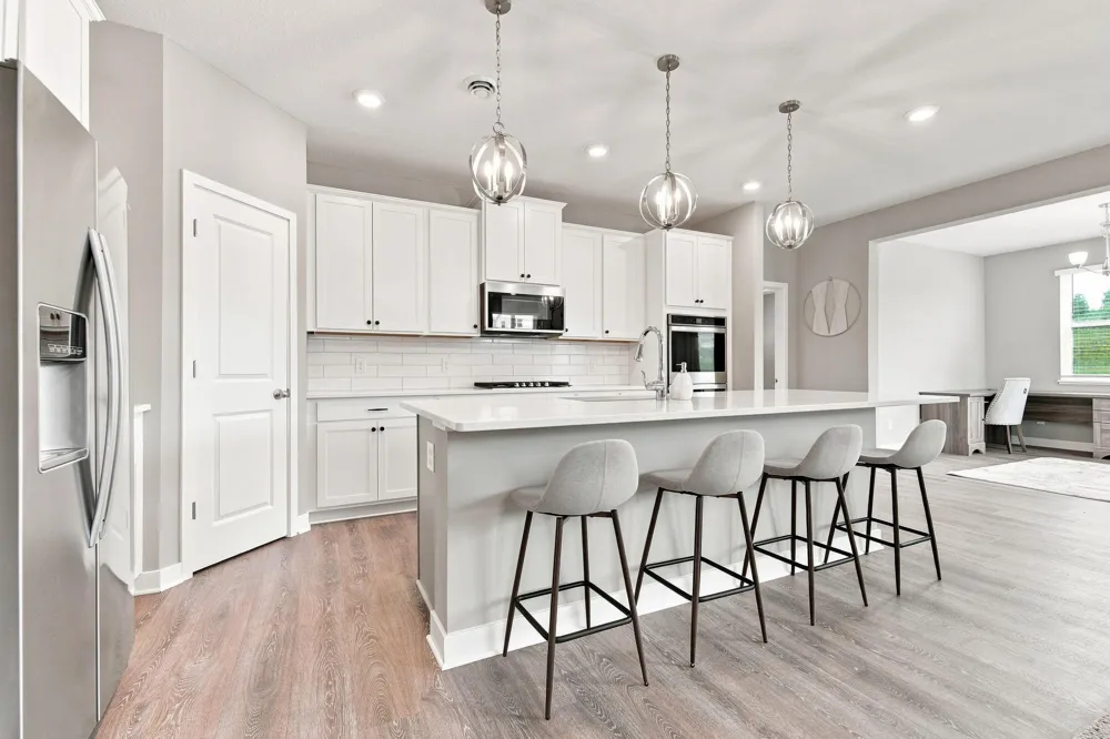 18370 Hamby Way Lakeville, MN 55044
