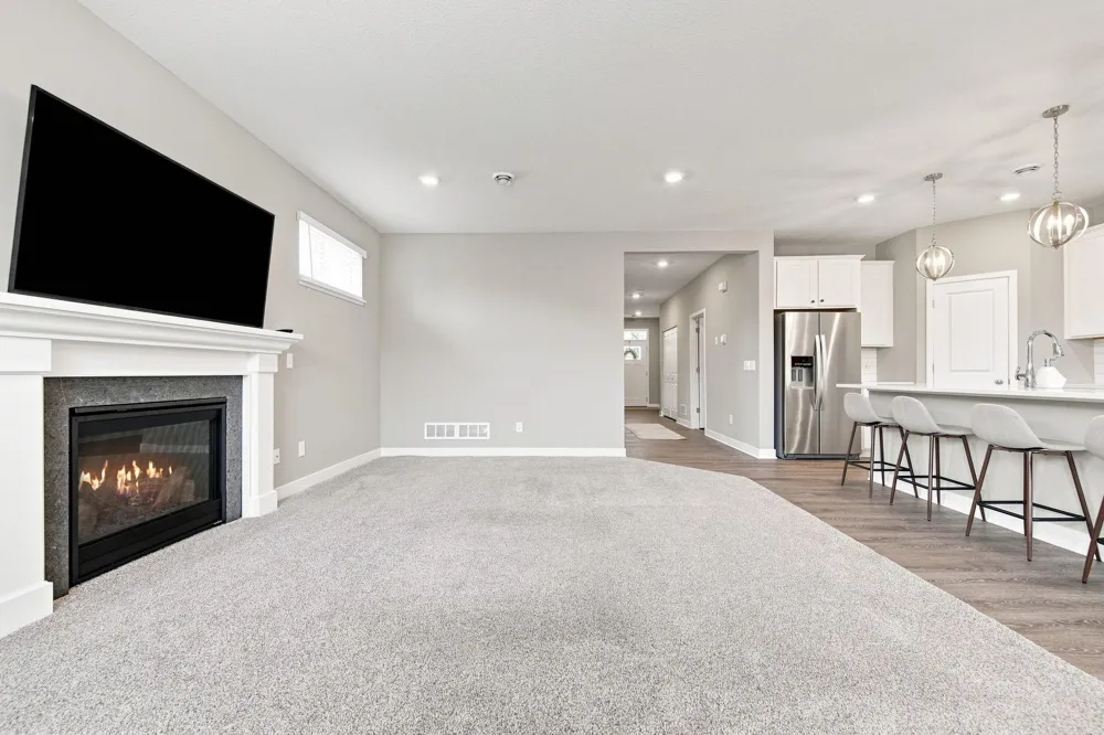 18370 Hamby Way Lakeville, MN 55044