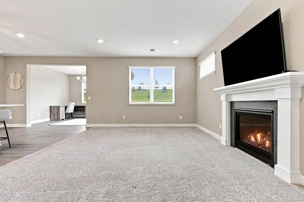 18370 Hamby Way Lakeville, MN 55044