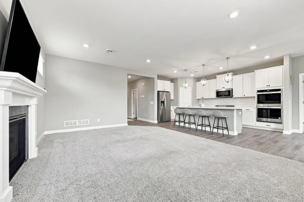 18370 Hamby Way Lakeville, MN 55044