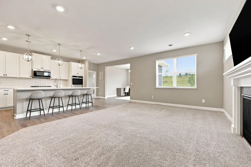 18370 Hamby Way Lakeville, MN 55044