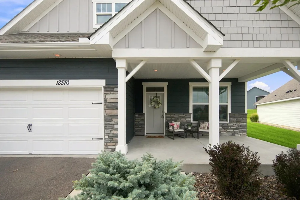 18370 Hamby Way Lakeville, MN 55044