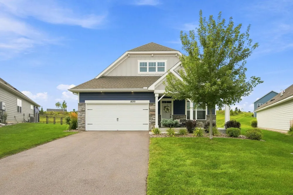 18370 Hamby Way Lakeville, MN 55044