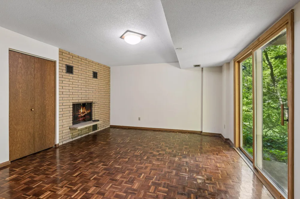 2700 Kyle Avenue Golden Valley, MN 55422