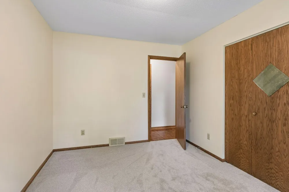 2700 Kyle Avenue Golden Valley, MN 55422