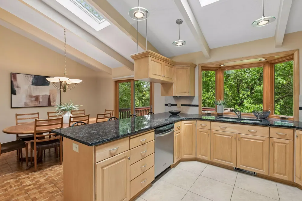 2700 Kyle Avenue Golden Valley, MN 55422