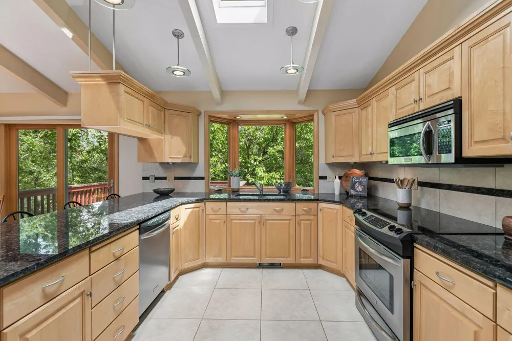 2700 Kyle Avenue Golden Valley, MN 55422