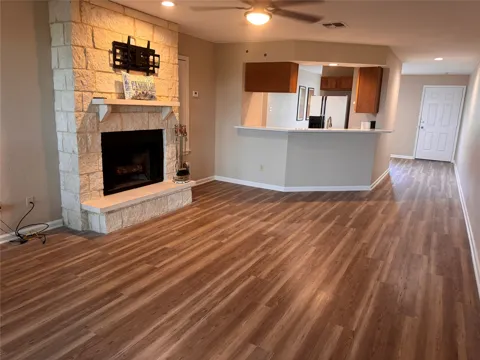 1256 Cougar Drive #6