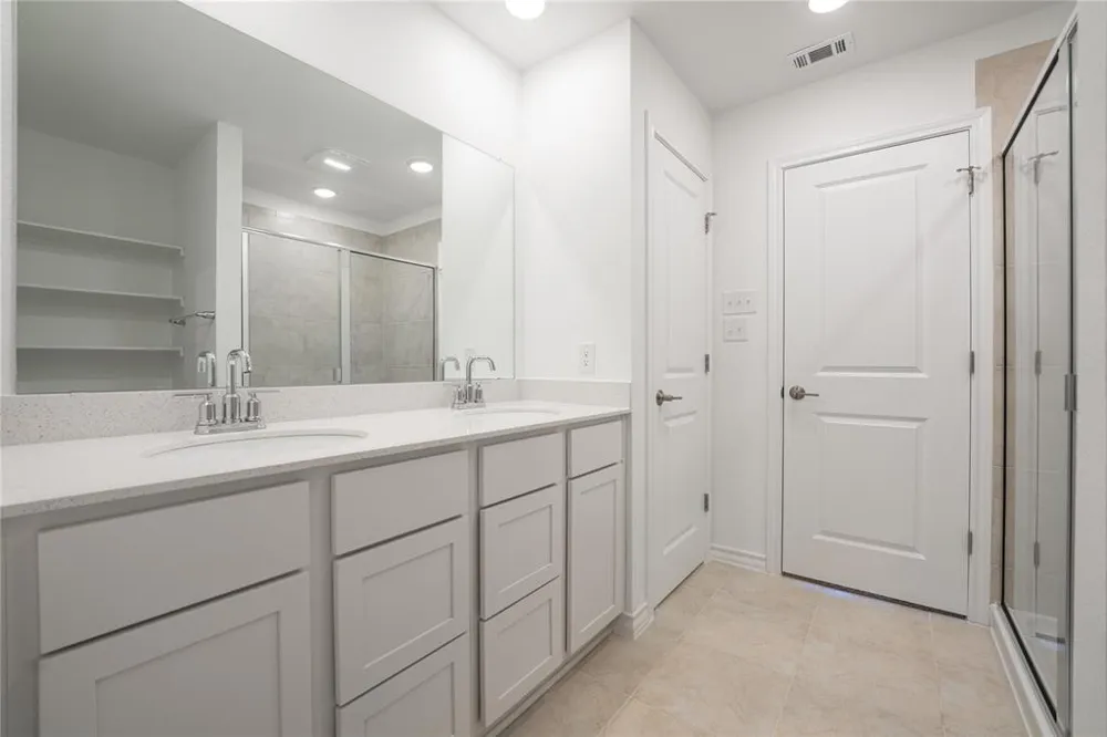 103 W Thurman Holt Road Hutto, TX 78634